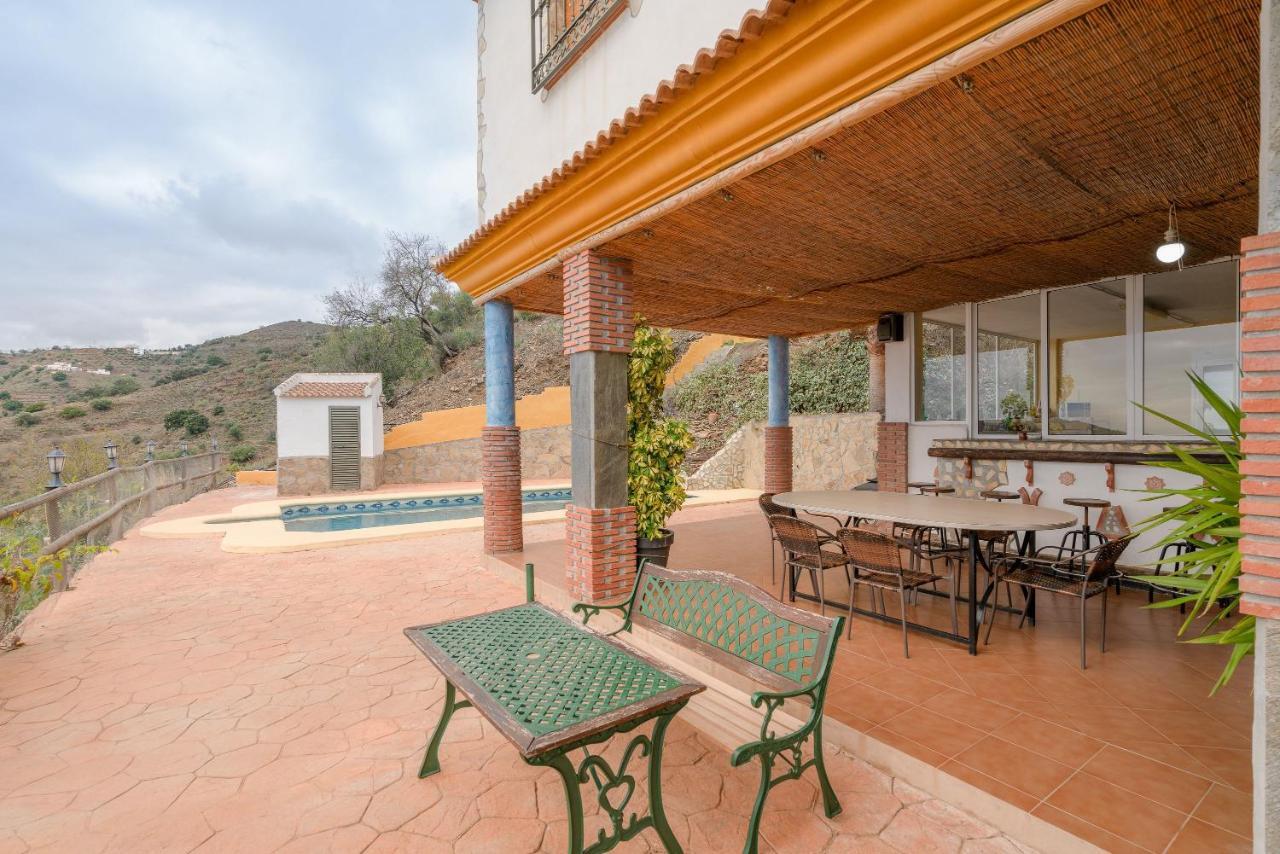 Cortijo La Encina Villa Sayalonga Exterior photo