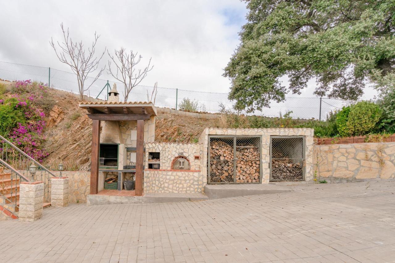 Cortijo La Encina Villa Sayalonga Exterior photo